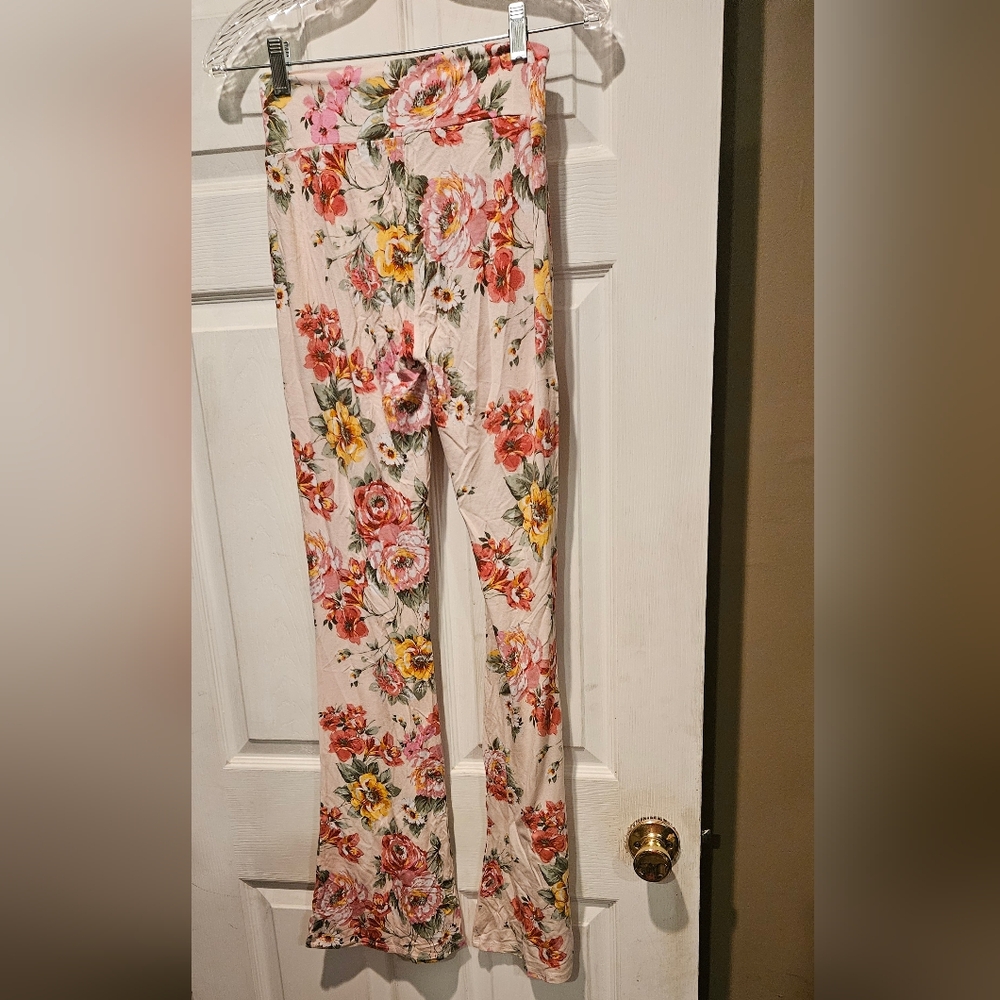 CHARLOTTE RUSSE LEGGINGS - Picture 2 of 2
